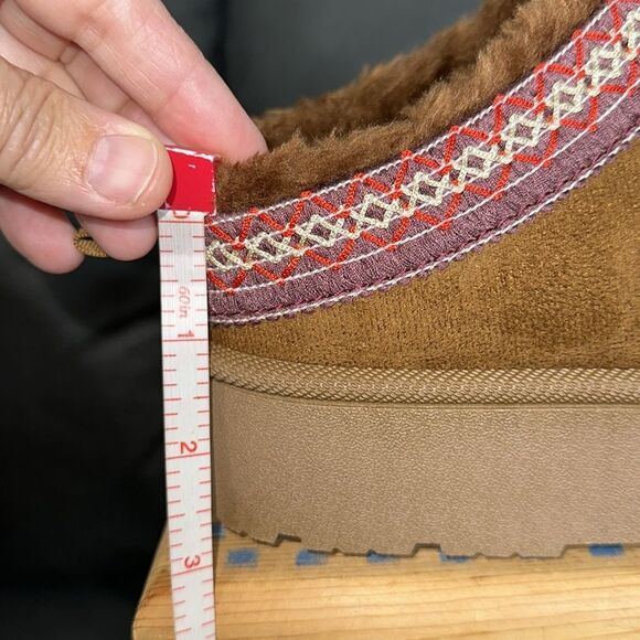 YOKI 8 OWEN-12 Camel Brown Burgundy Red Ivory Embroidered Brown Sherpa Lined - Picture 11 of 13